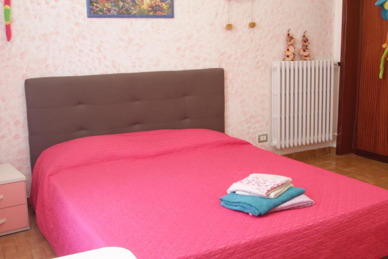 Villa Chiara Affitta Camere Carrara Buitenkant foto
